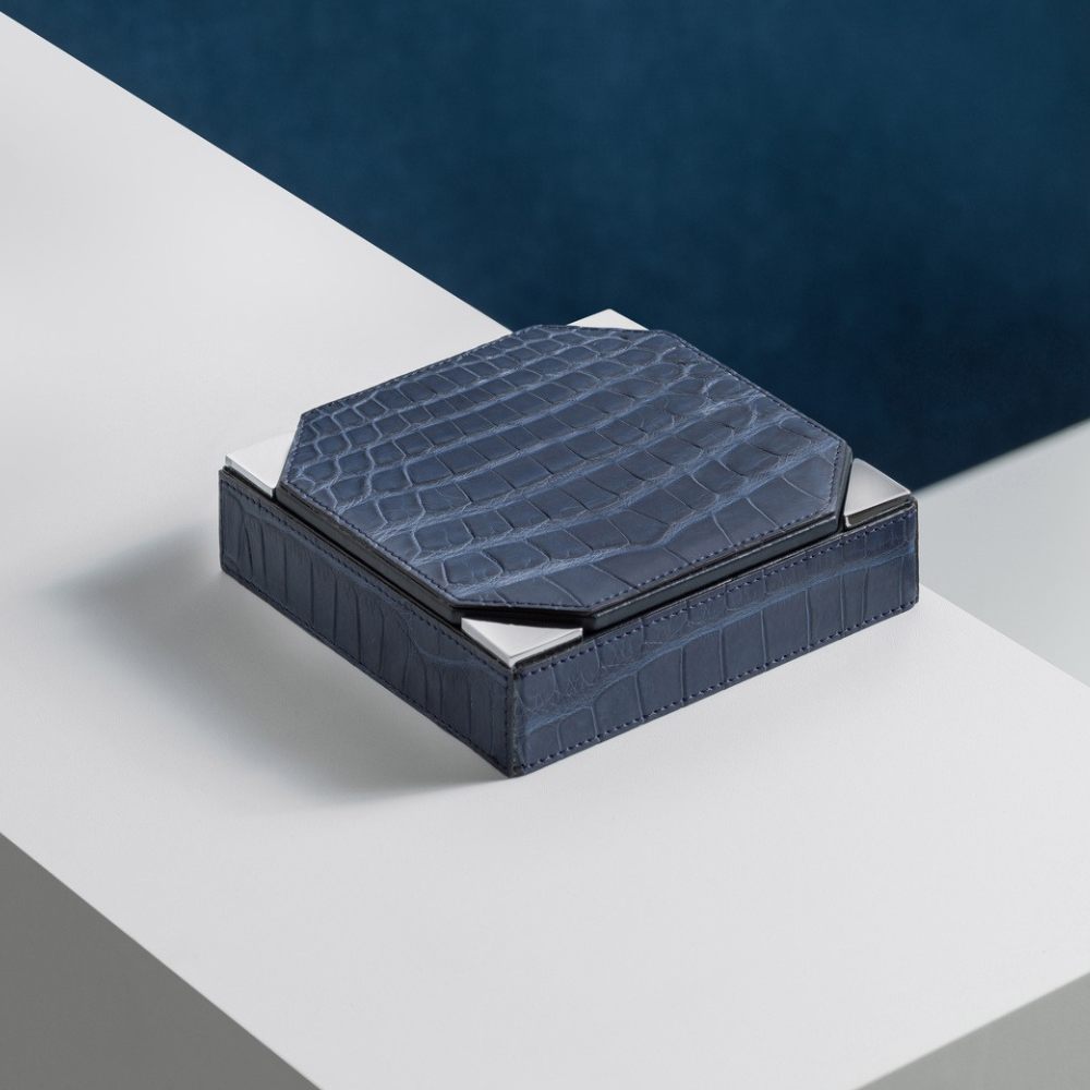 Tuttuno Checkers game set - crocodile skin checkers